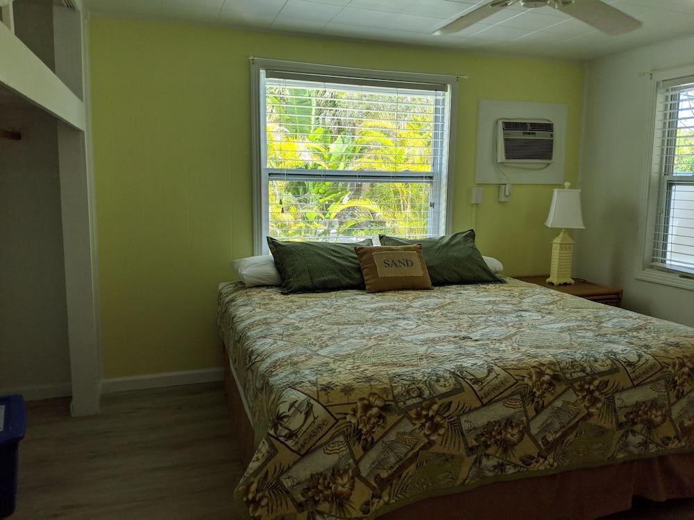 Motel Tropical Winds Beachfront And 3*