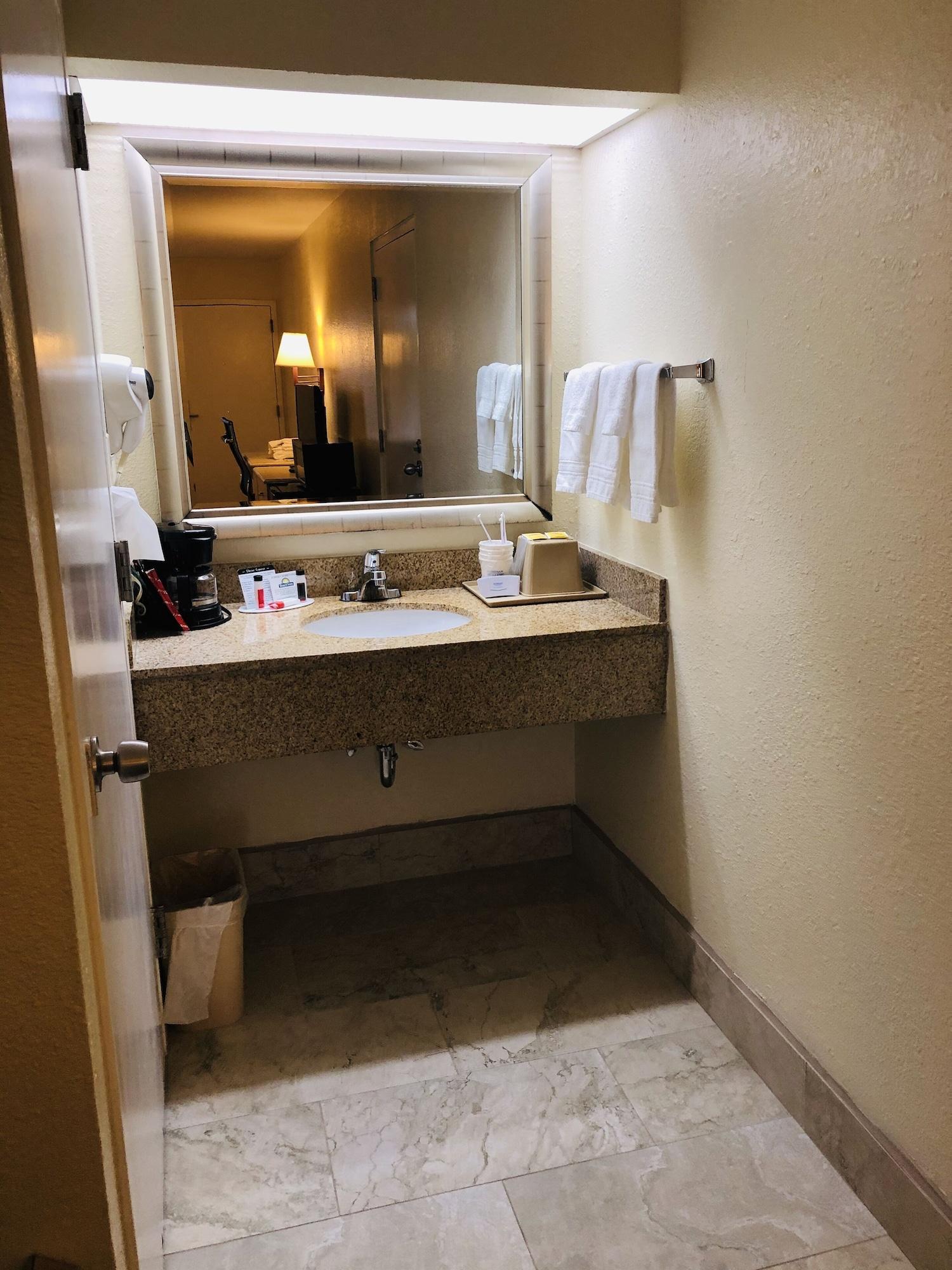 Motel Days & By Wyndham - Near Beaches Hurlburt 3*