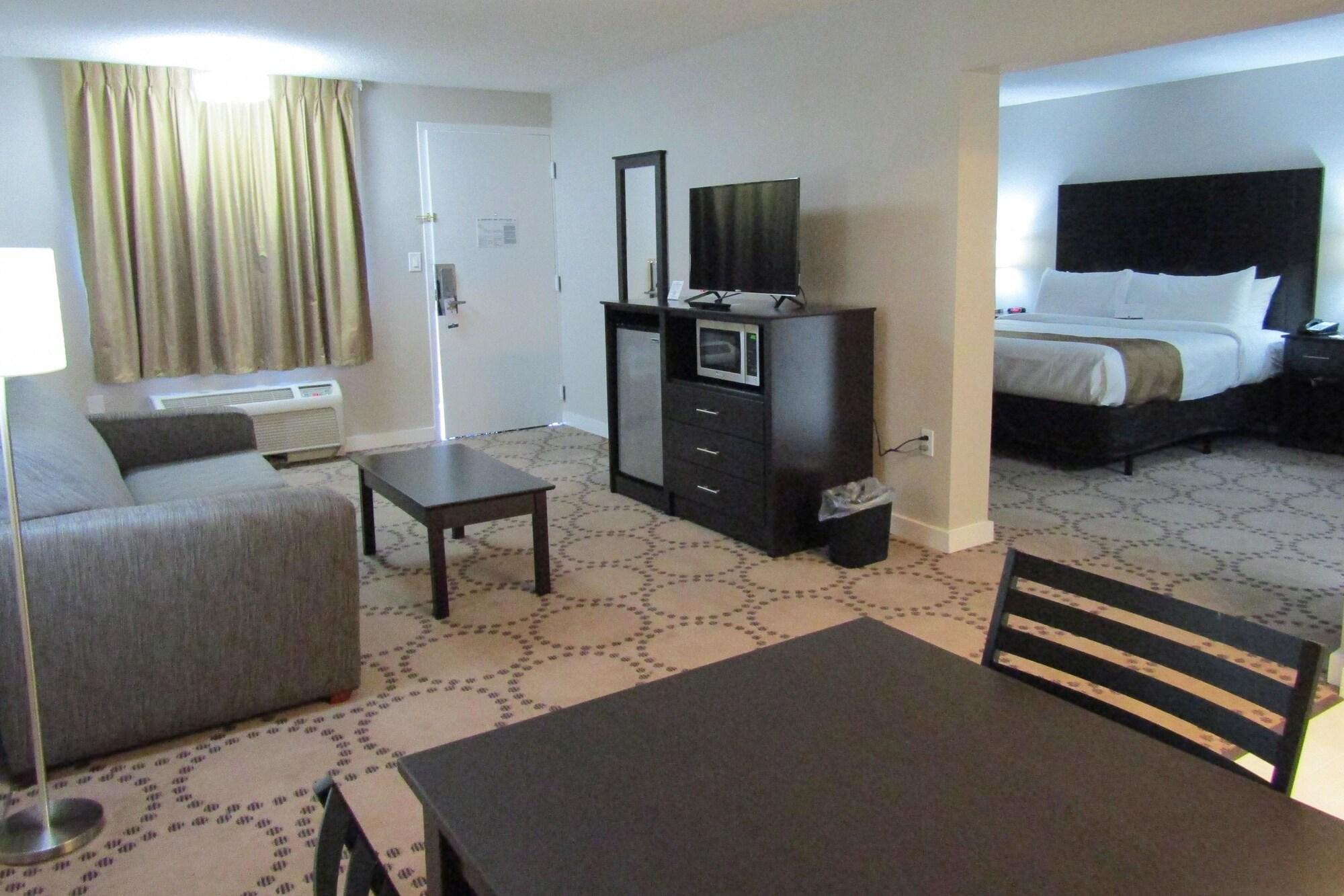 Quality Inn & Suites Kissimmee By The Lake Hotel 3*