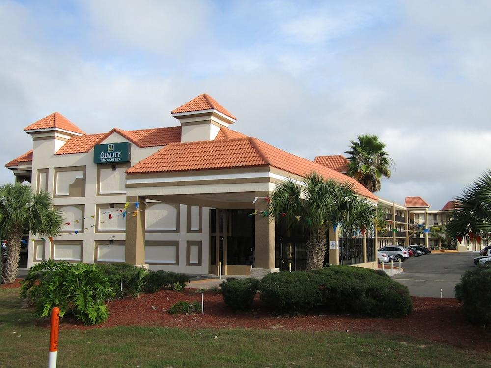 Quality Inn & Suites Kissimmee By The Lake Hotel