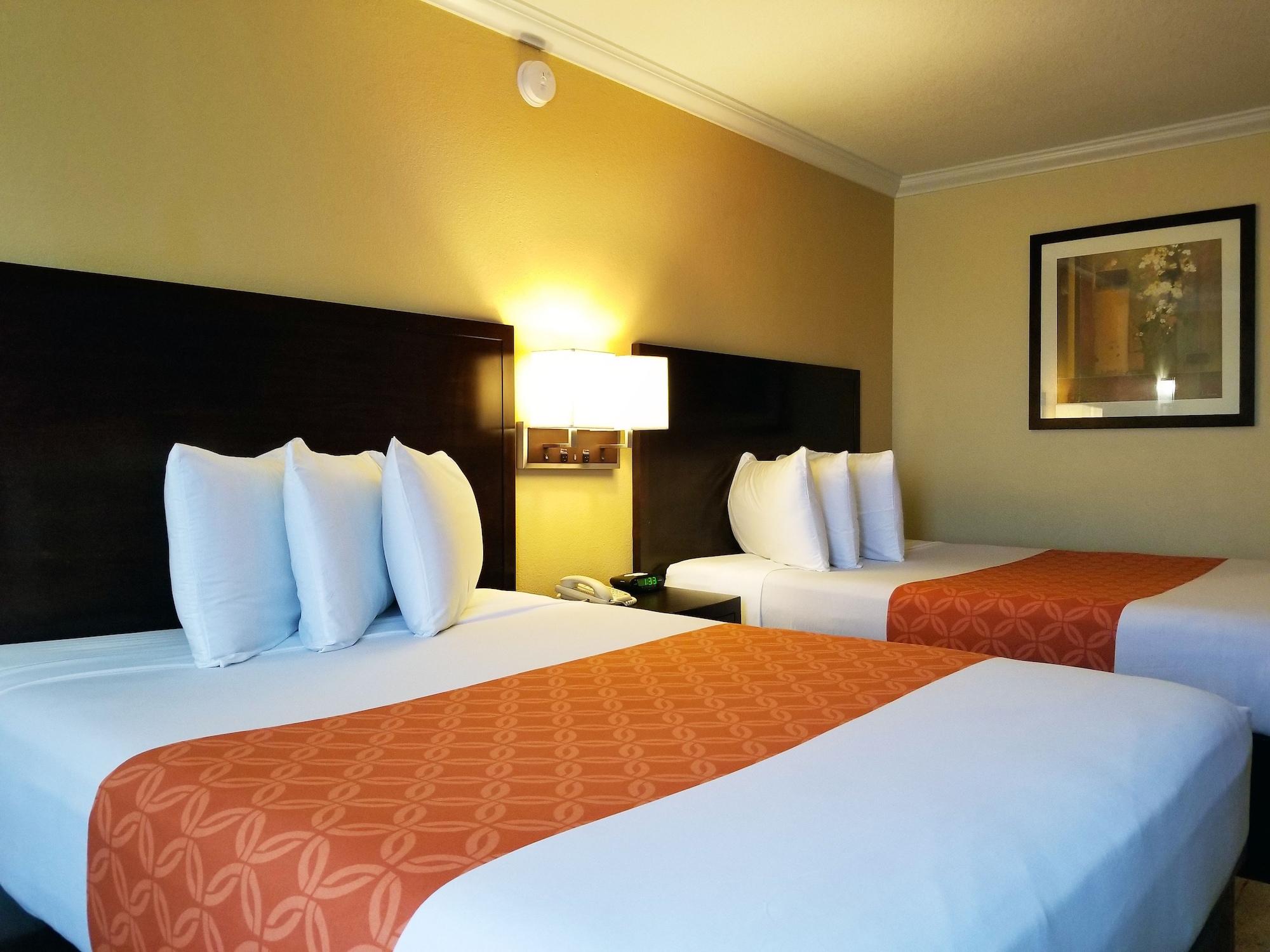 Galleria Palms Orlando - Free Theme Park Shuttles Hotel 3*