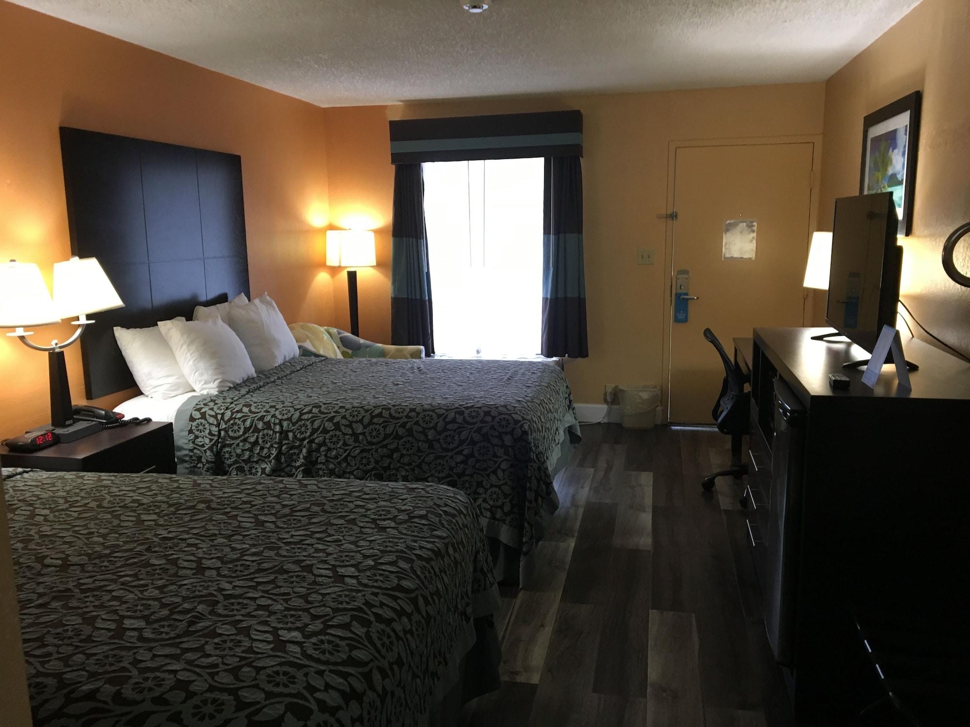 Days By Wyndham Bay Hotel Sarasota
