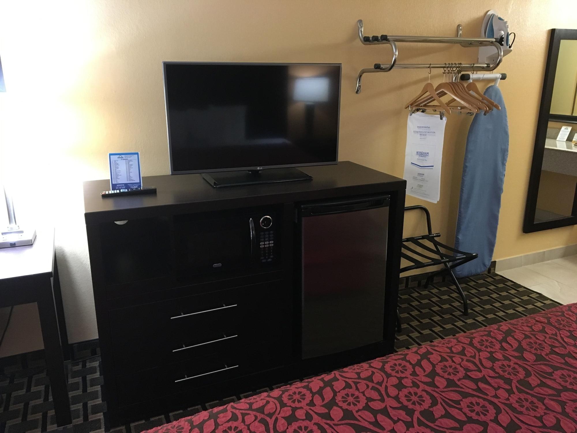 Hotel Days By Wyndham Bay