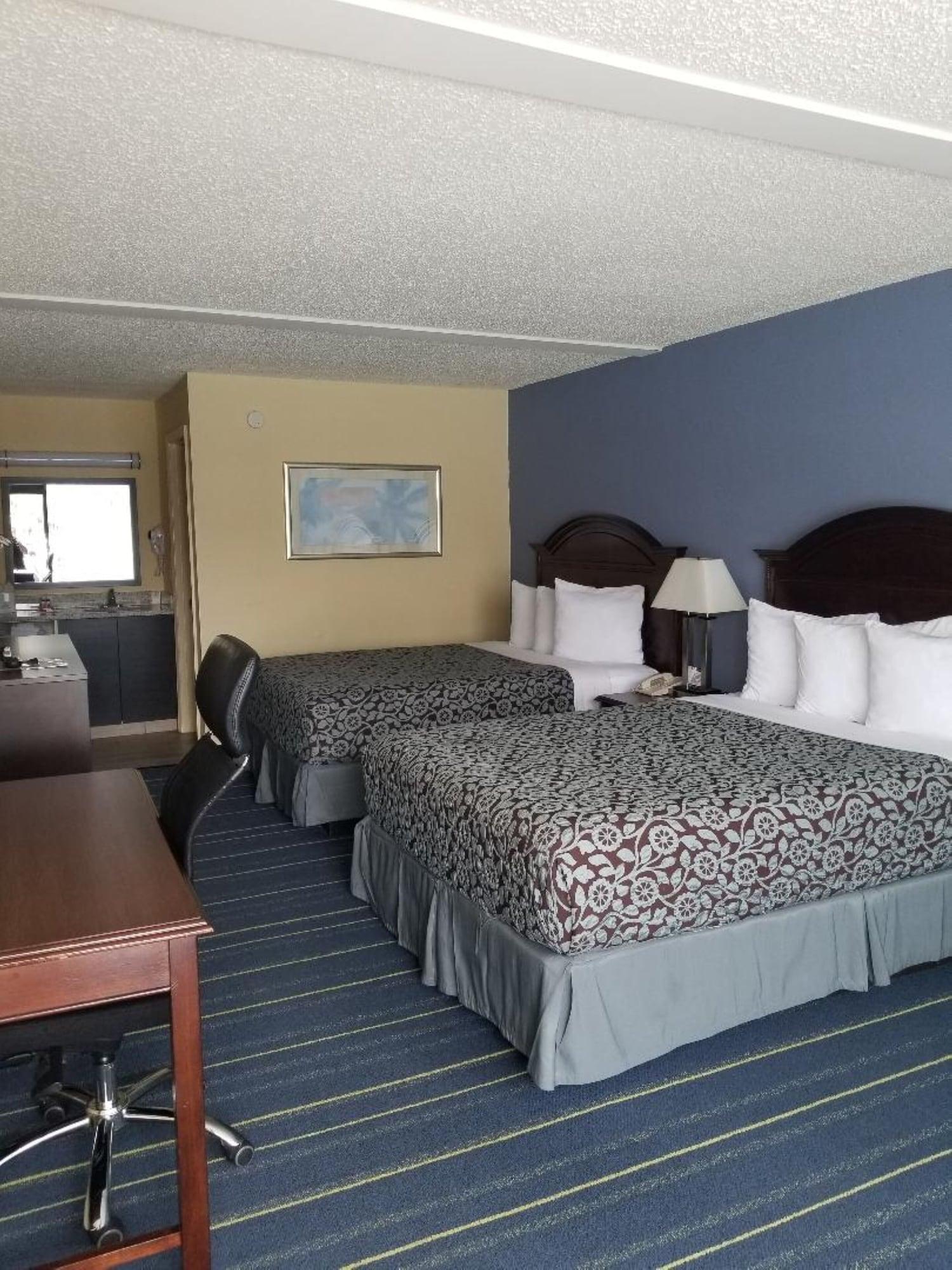 Days By Wyndham Clearwater/central Clearwater