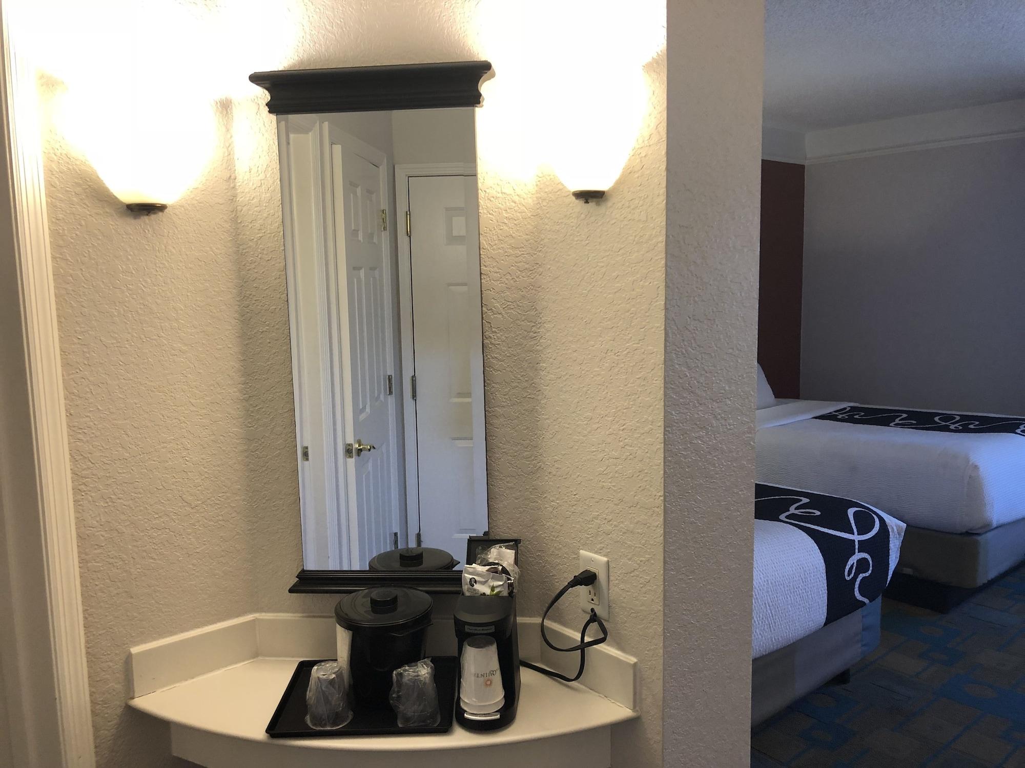 Hotel La Quinta By Wyndham Butler Blvd 3*