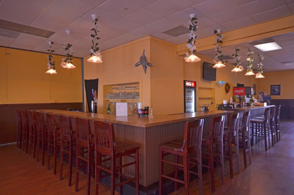 Island Of Space Coast Lodge