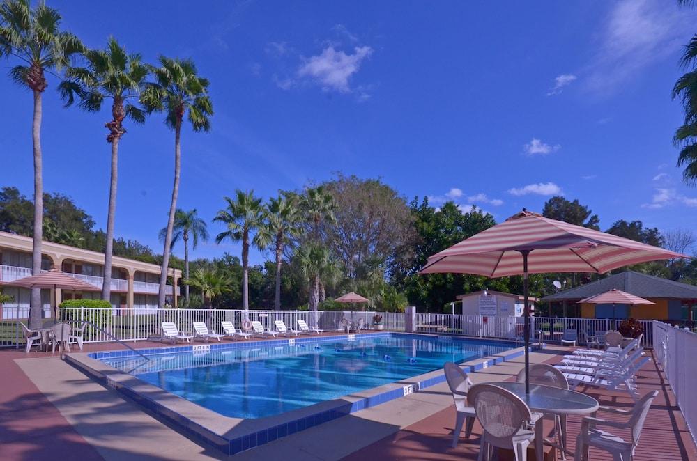 Island Of Space Coast Lodge