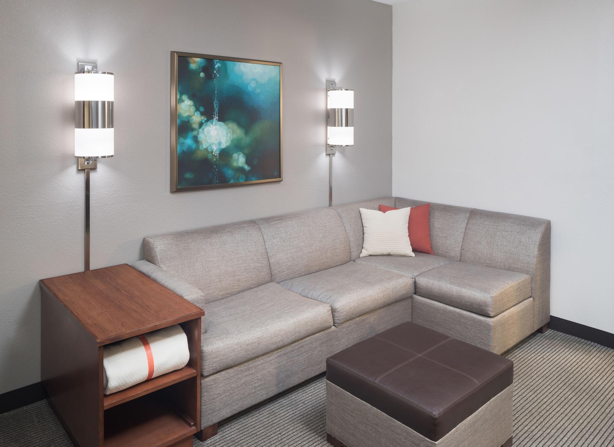 Hotel Hyatt Place Airport 4*