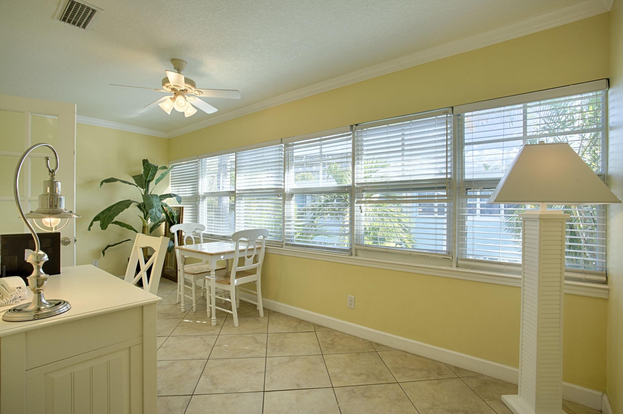 Barefoot 4* Clearwater Beach