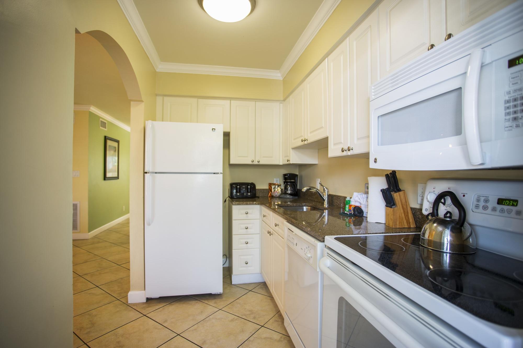 Barefoot Resort 4*