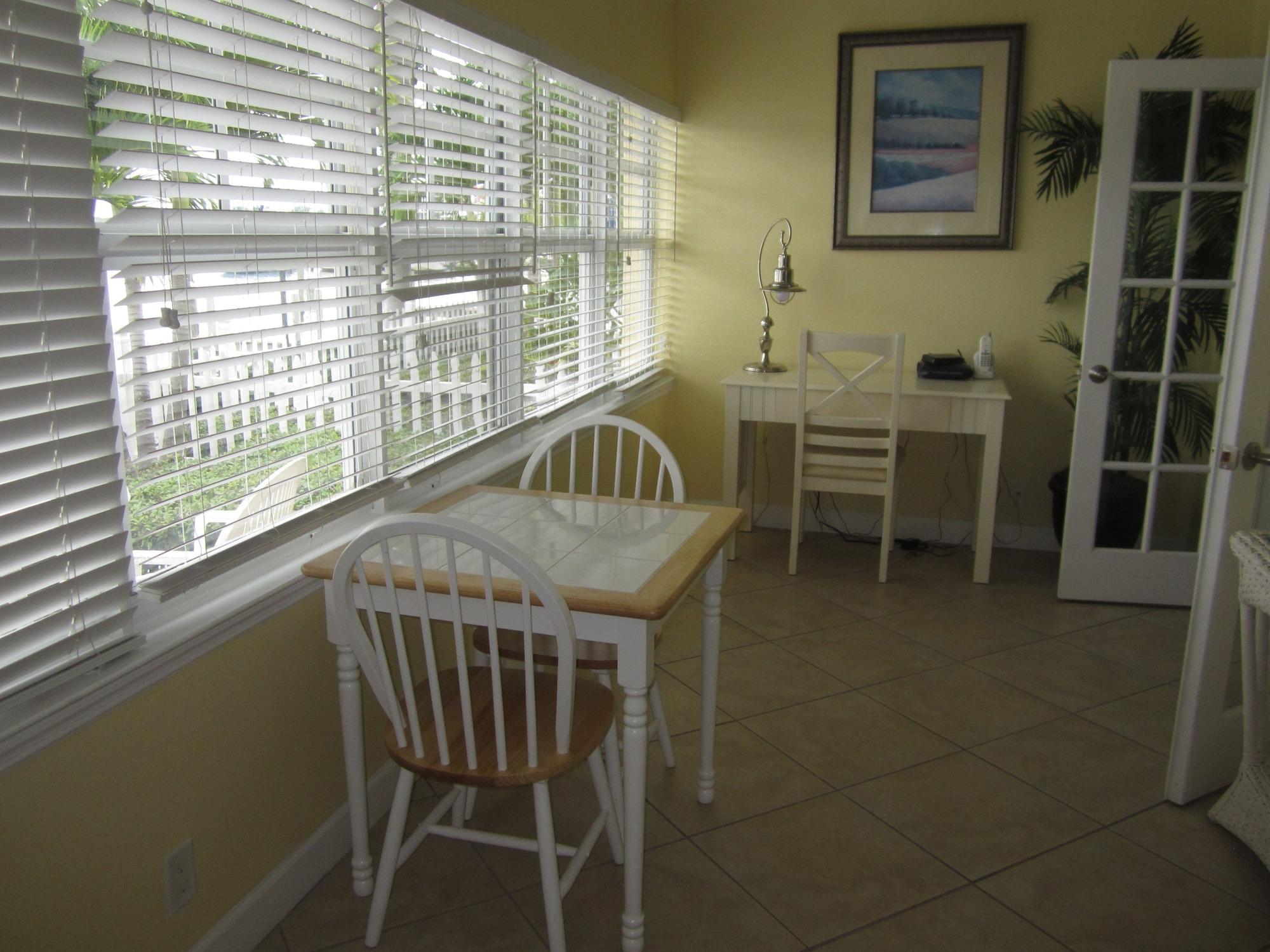 Barefoot Resort 4*