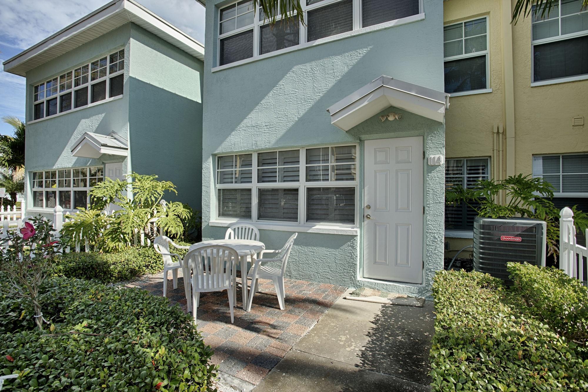 Barefoot Resort 4*