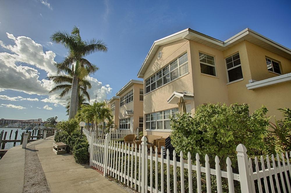 Barefoot Resort Clearwater Beach