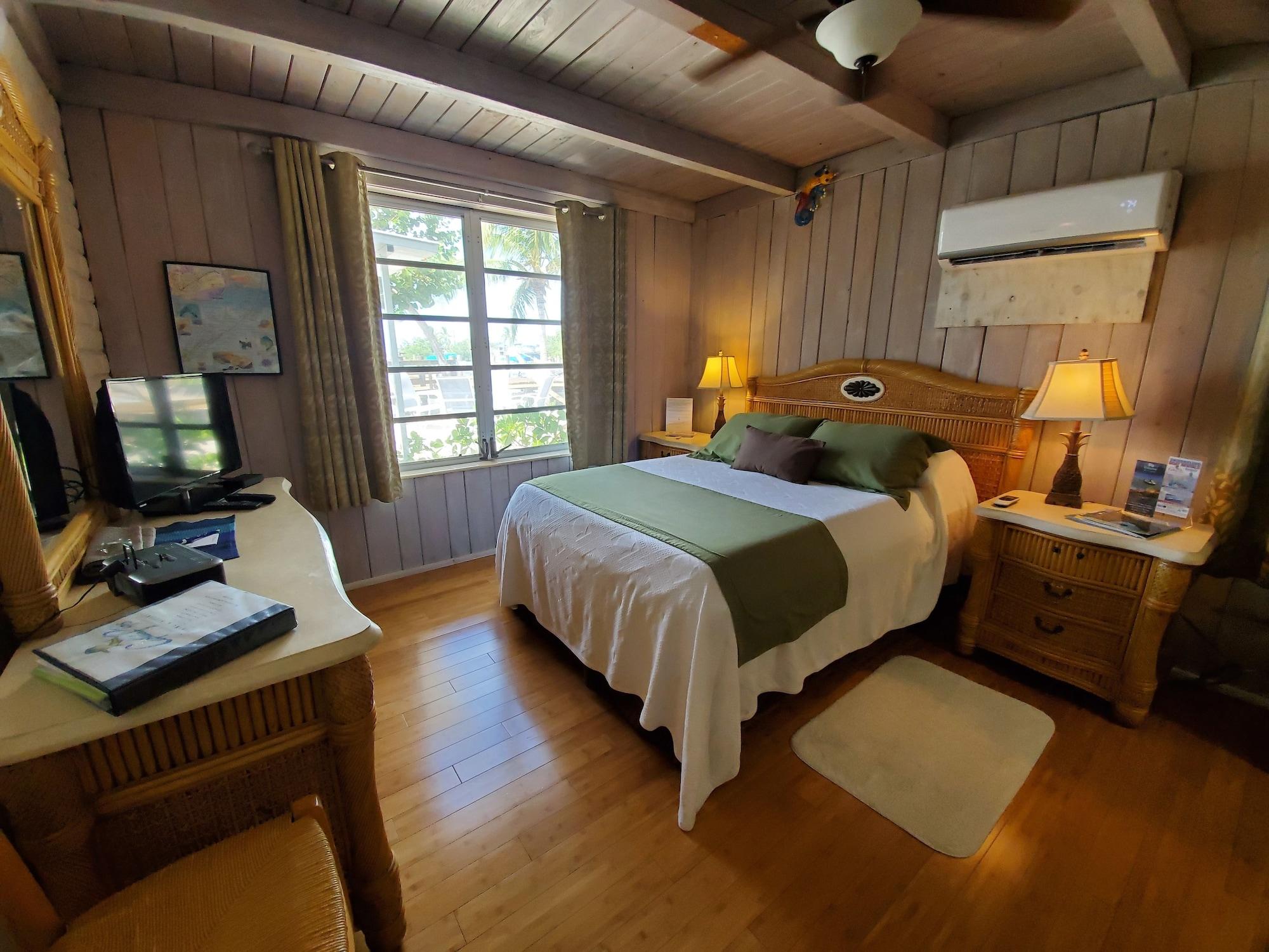 Captain Pip's Marina & Hideaway Resort 3*