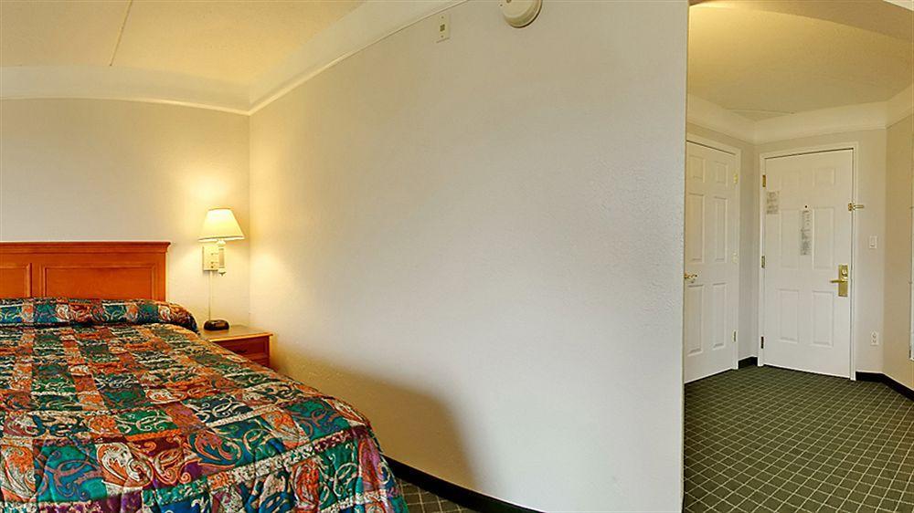 La Quinta By Wyndham Airport North Hotel Orlando