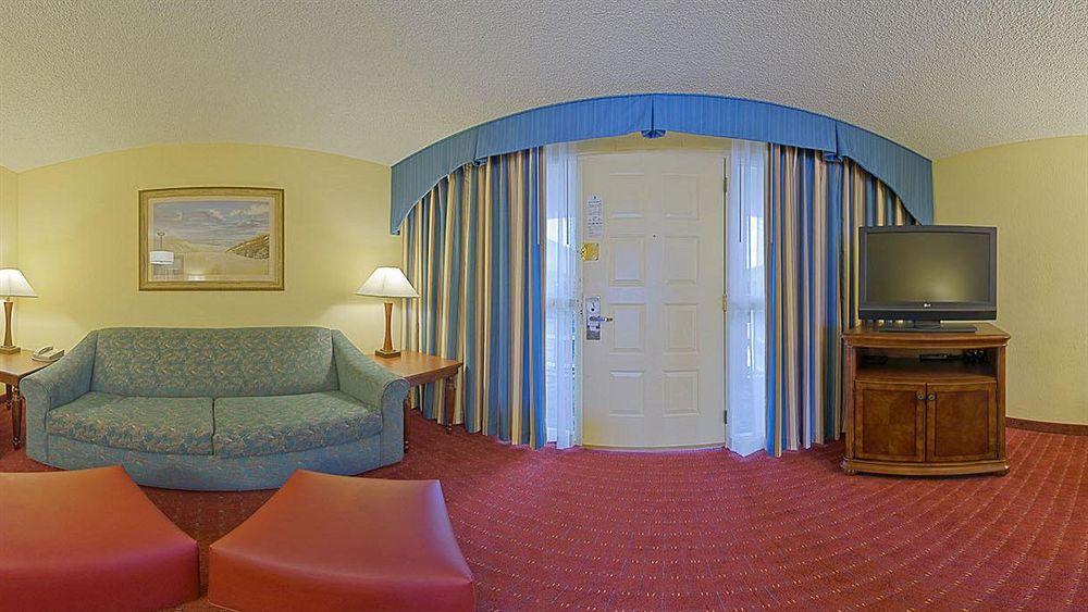 Embassy By Hilton Orlando North Hotel
