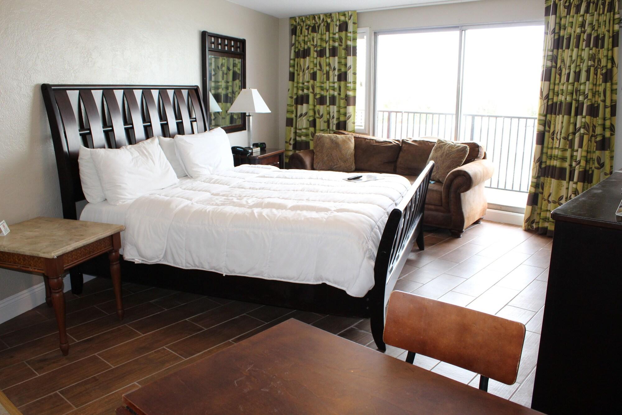 Cove Oceanfront 3*