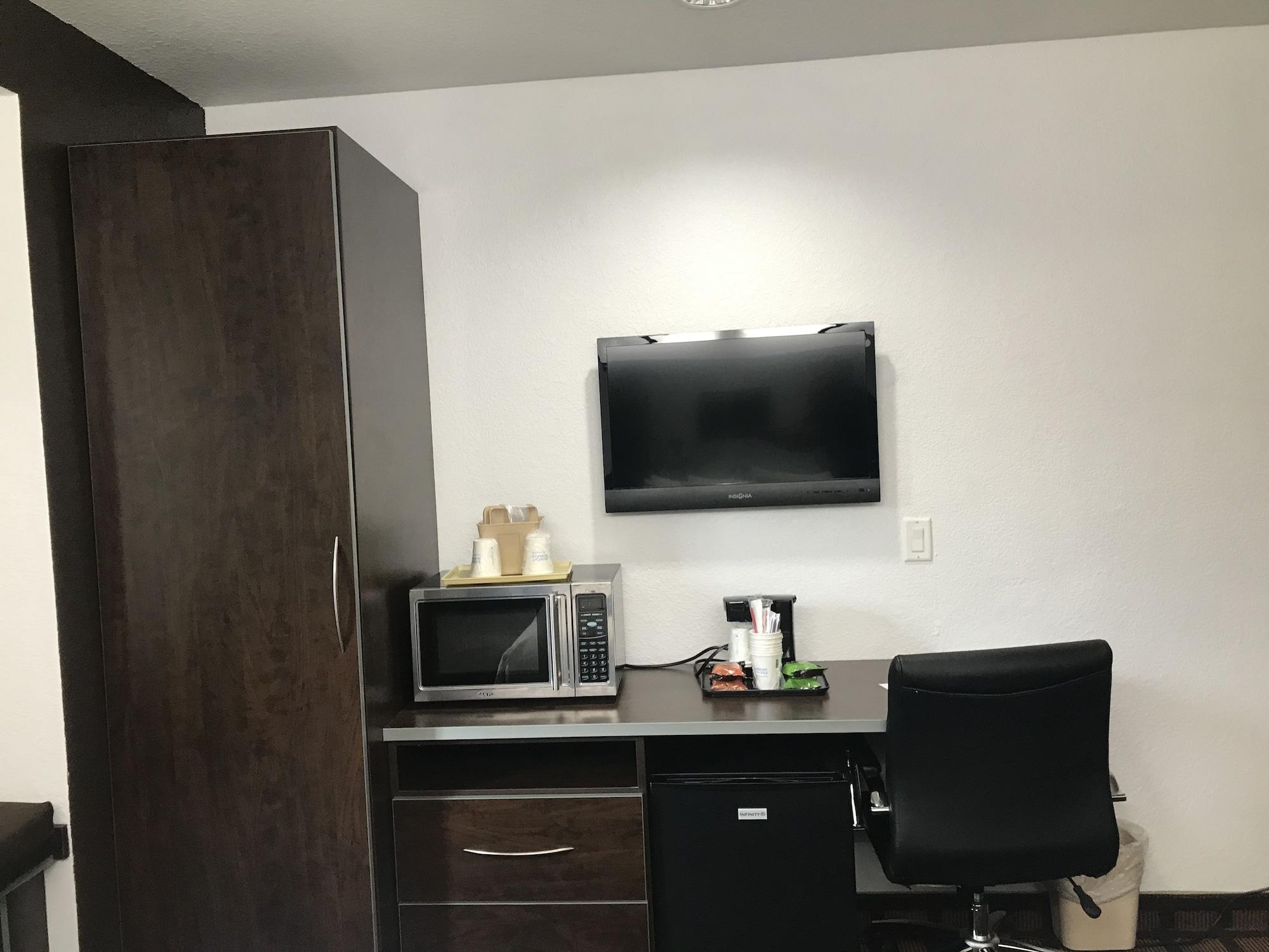 Microtel & By Wyndham Airport Hotel