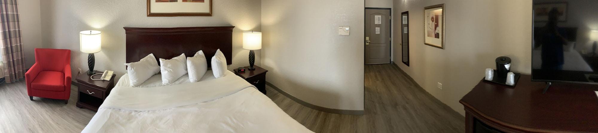 Country & By Radisson, West, Fl 3*