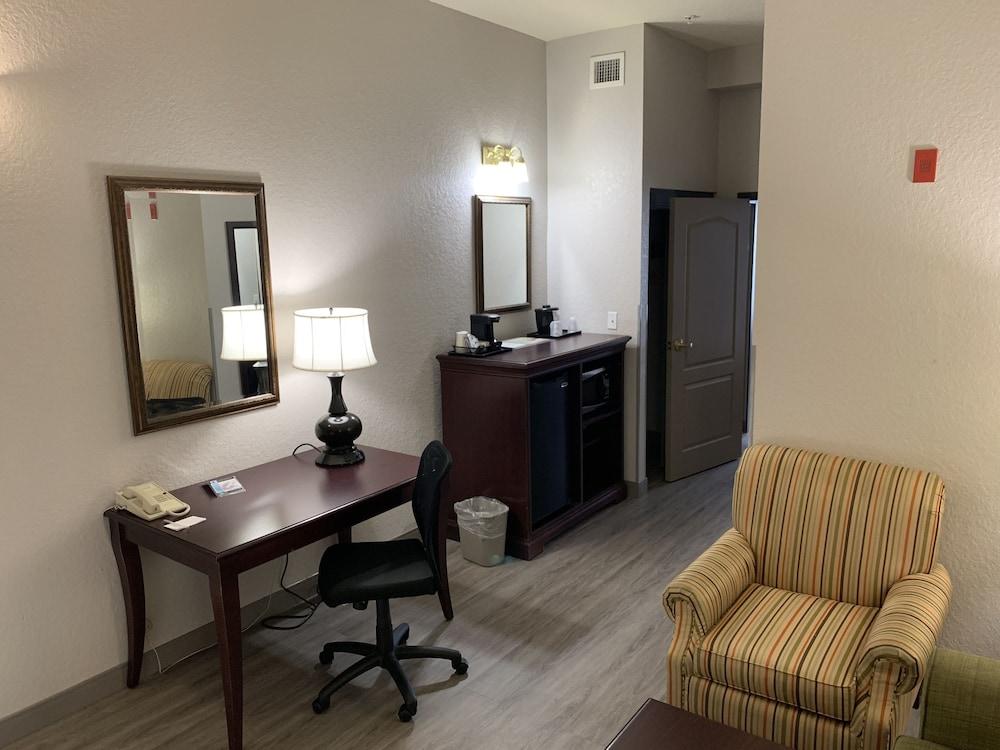 Country & By Radisson, West, Fl Hotel 3*