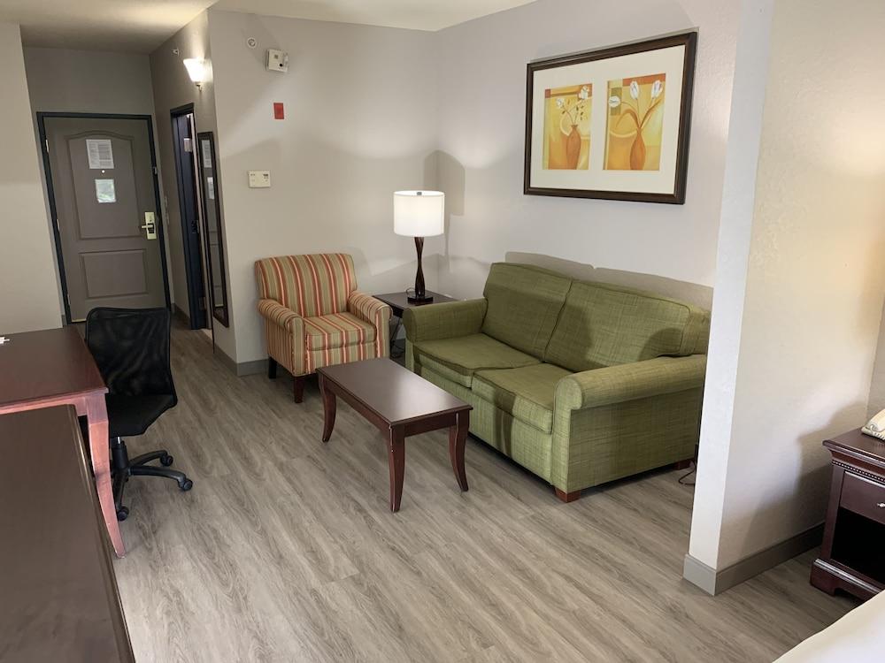 Hotel Country & By Radisson, West, Fl 3*