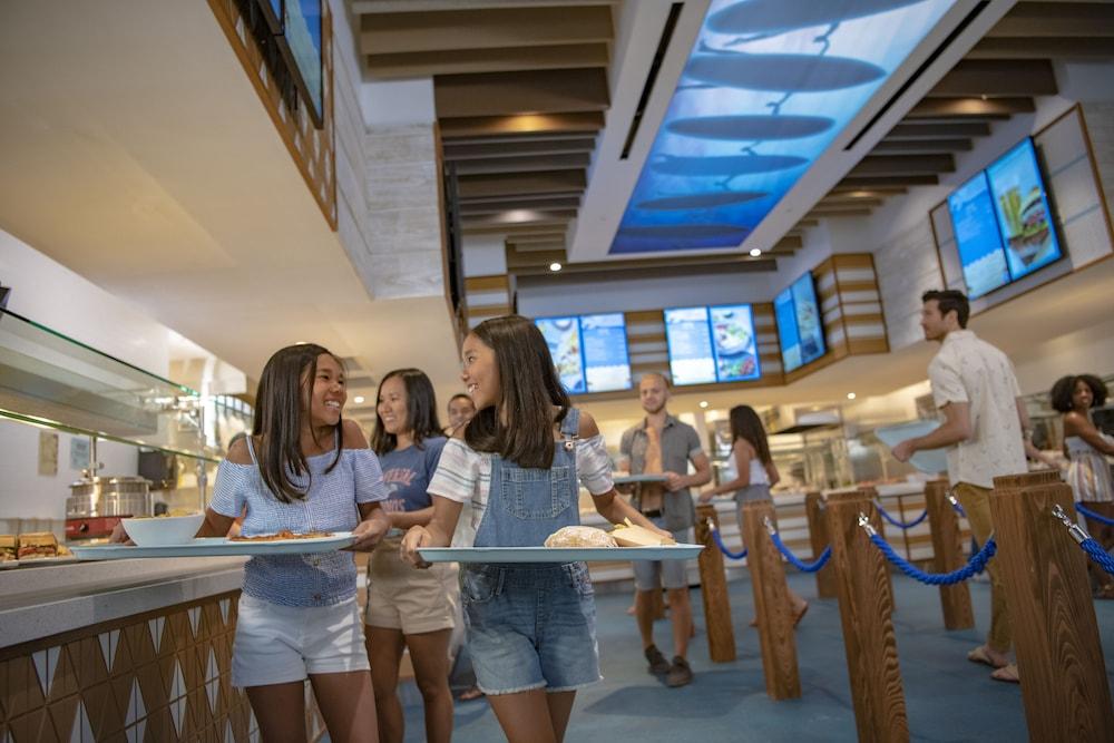Universal's Endless Summer - Surfside And 3*