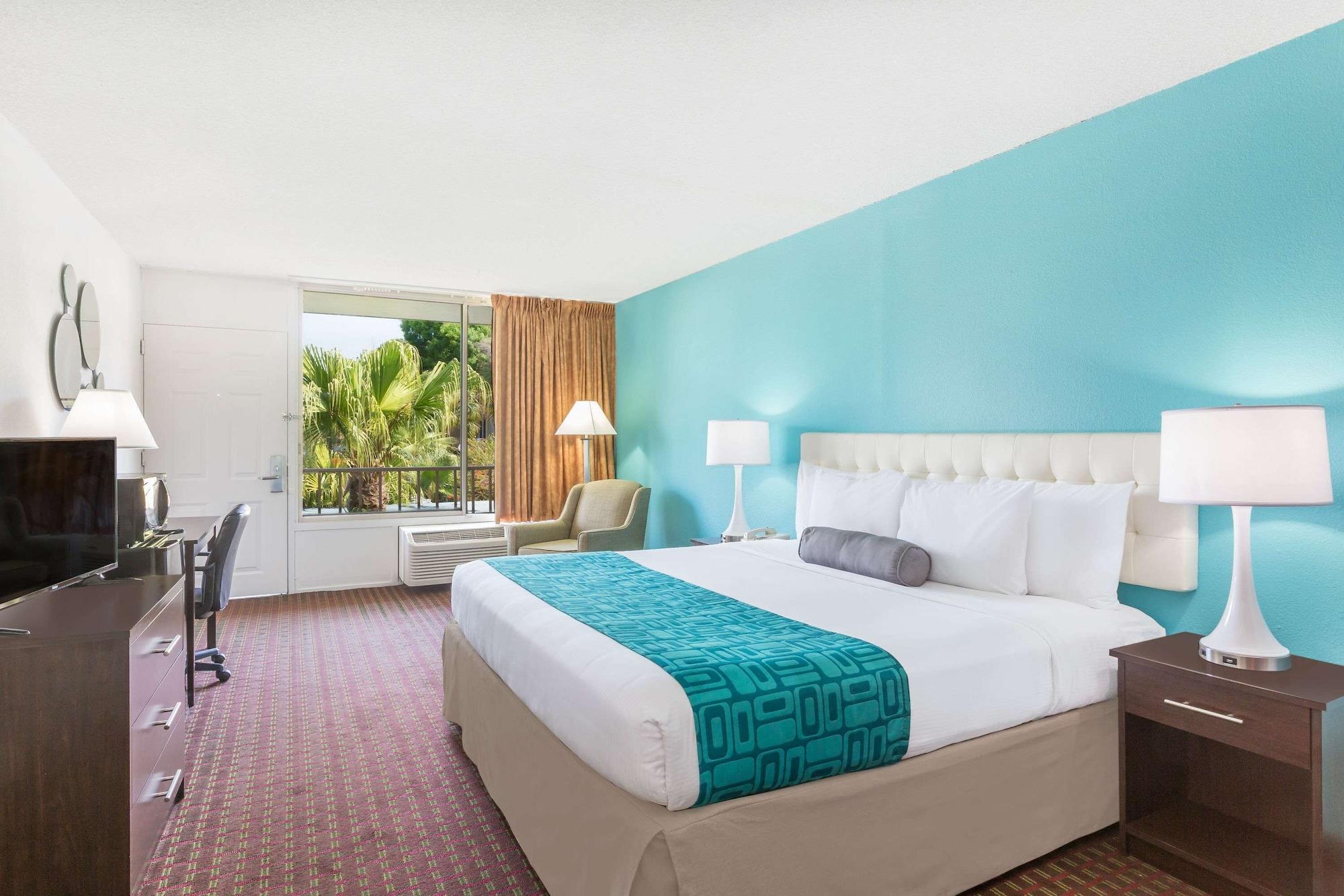 Motel Howard Johnson By Wyndham 2*