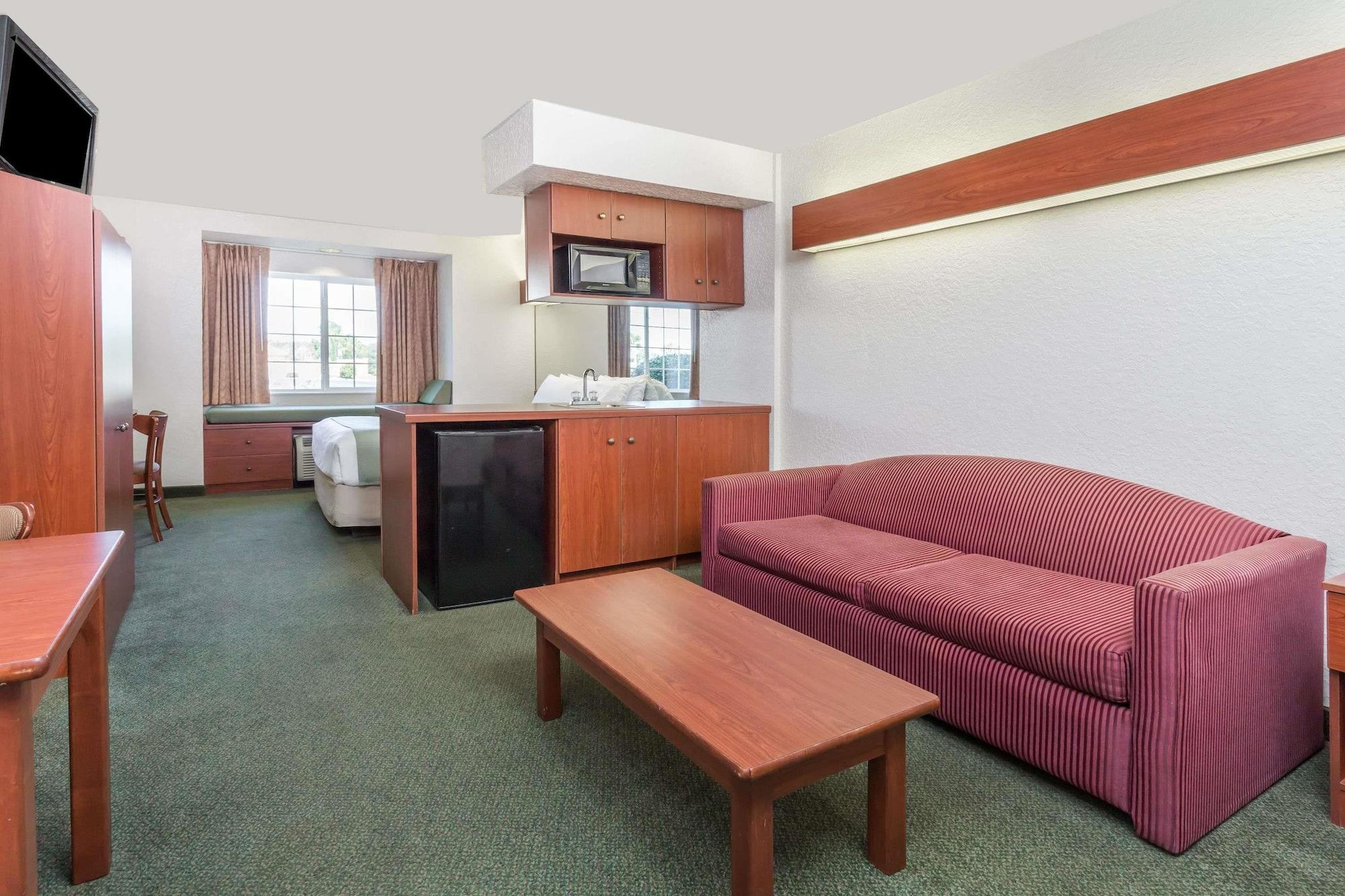 Microtel & 2*
