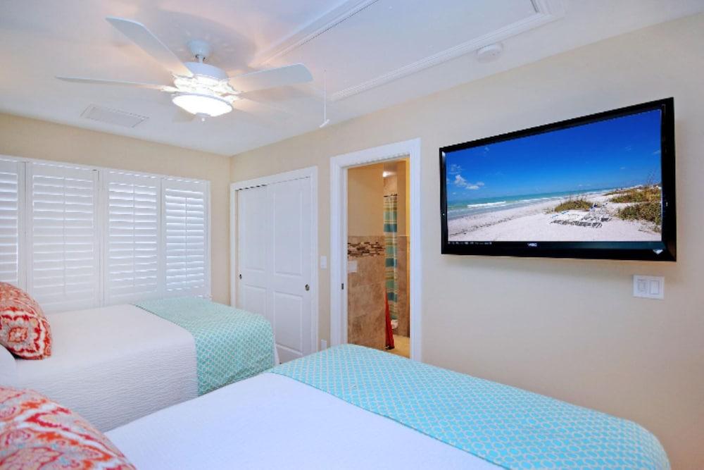 Island Hotel