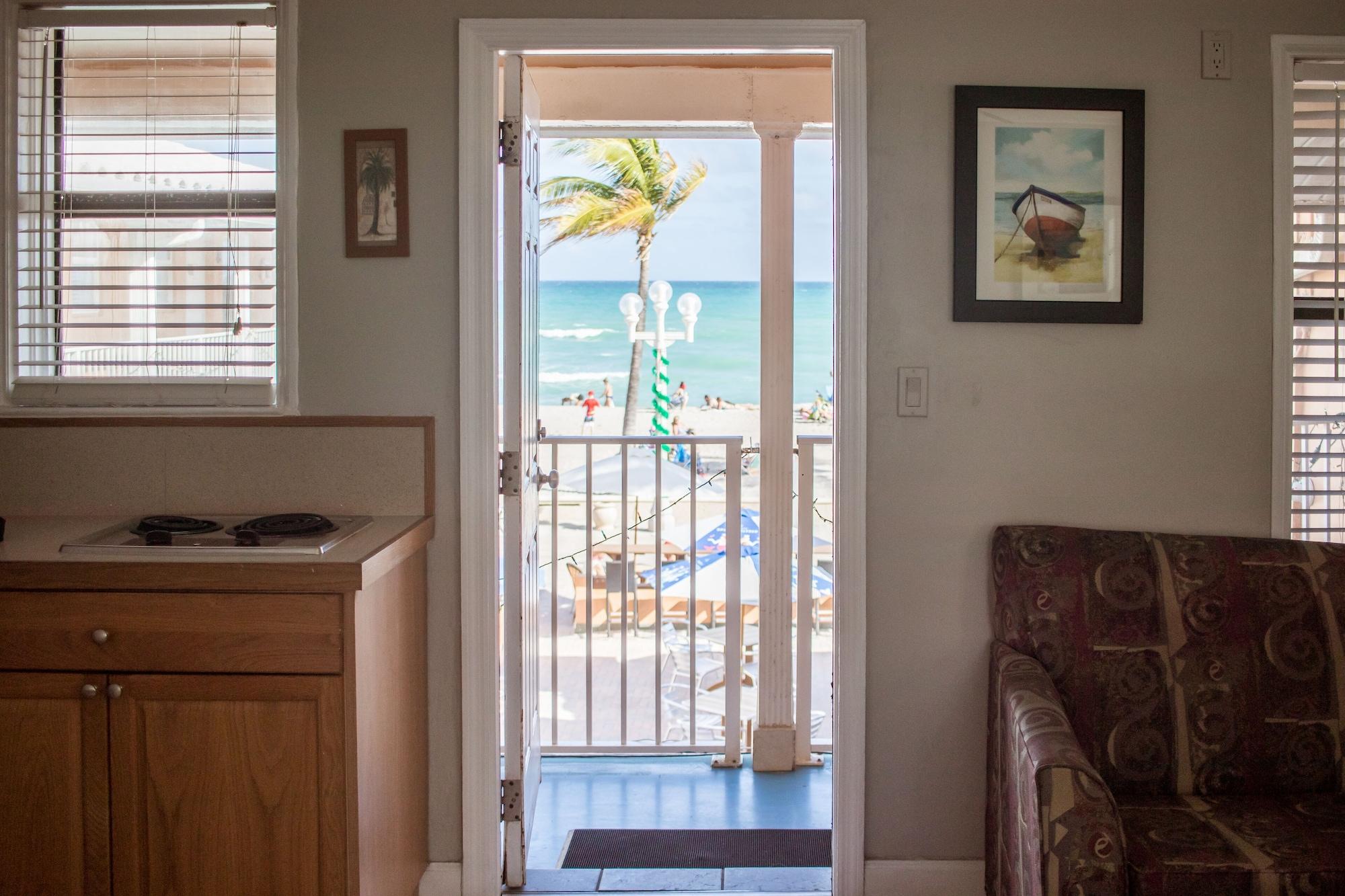 Riptide Oceanfront Hotel 4*