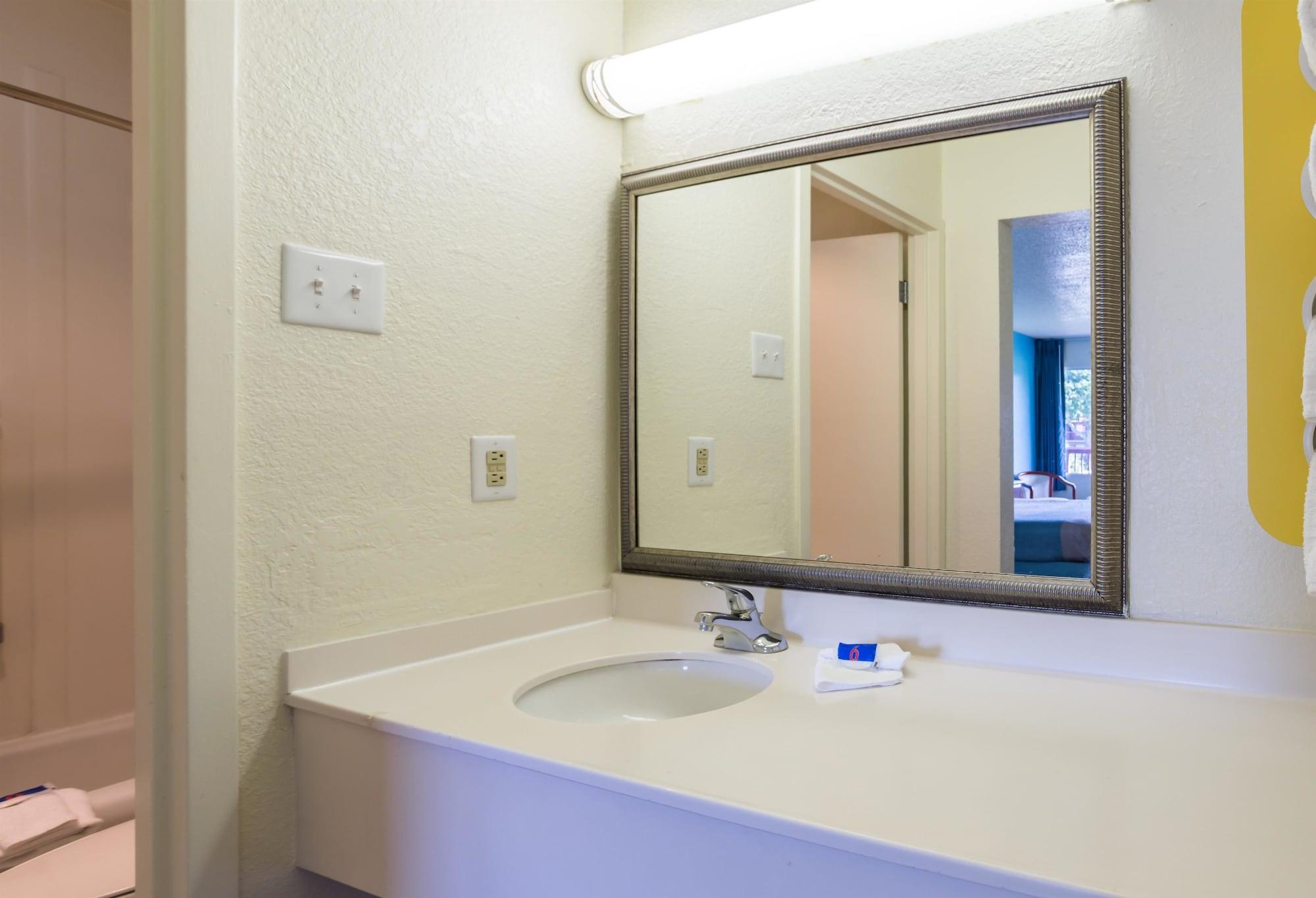 6-spring Hill, Fl - Hotel 2*