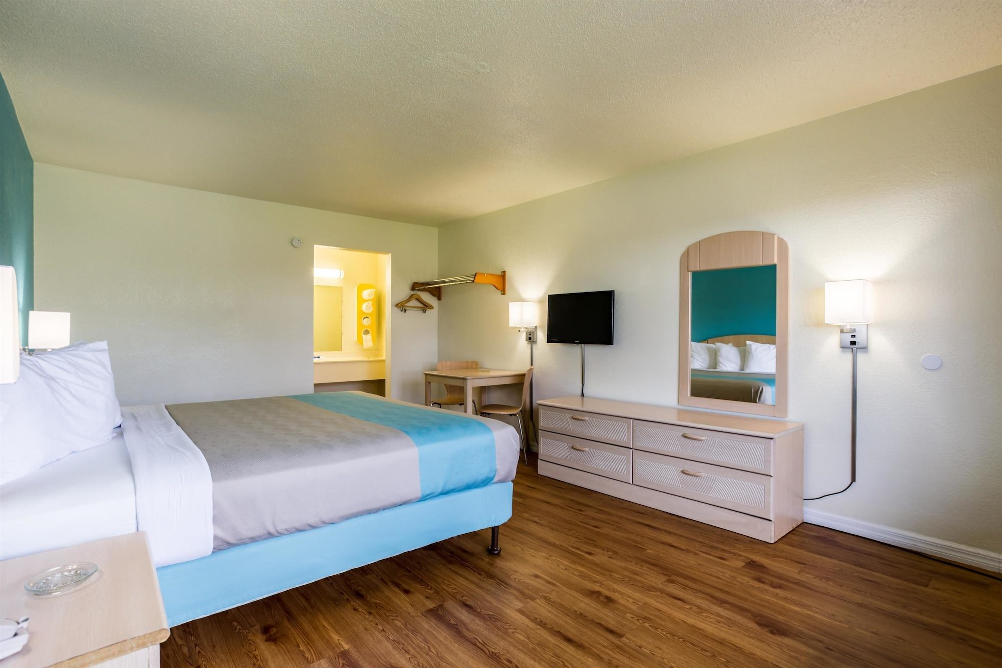 6-spring Hill, Fl - Hotel