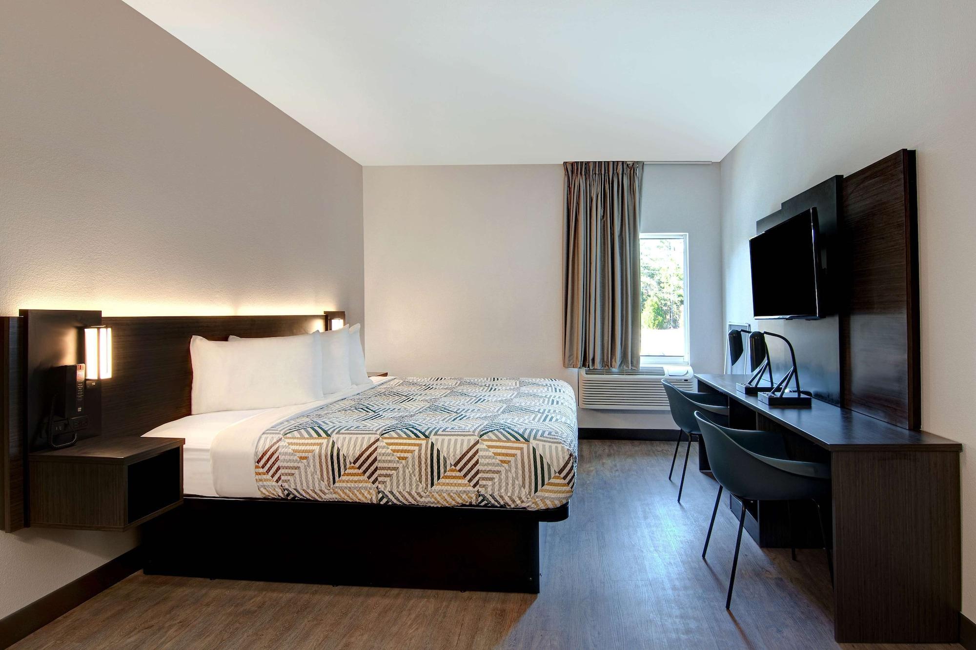 Hotel 6 Pensacola, Fl - West I-10 2*