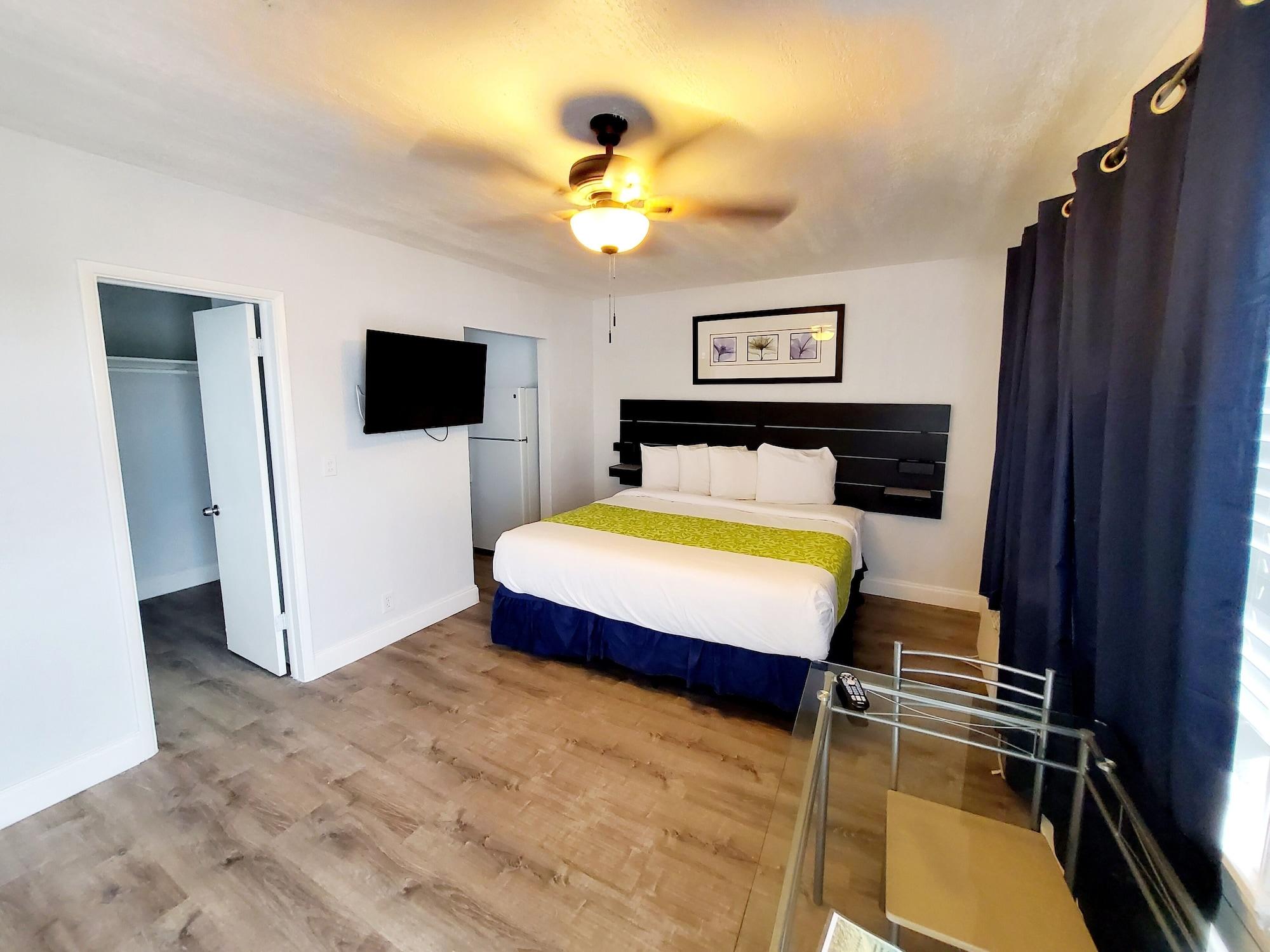 Motel Silver Spray