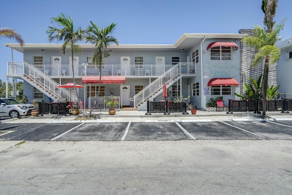Silver Spray Motel