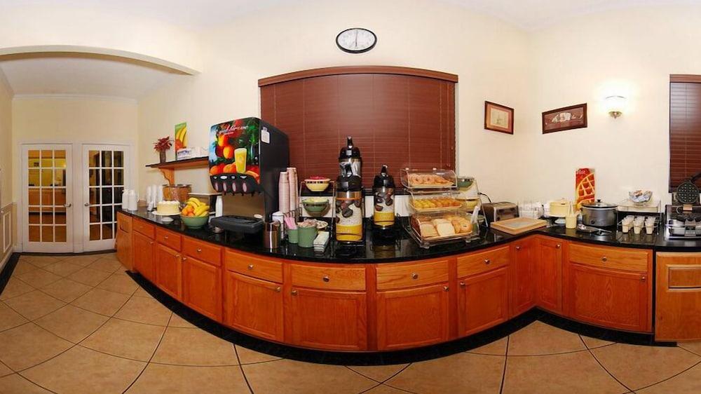 Hotel Quality & Mt Dora North 2*