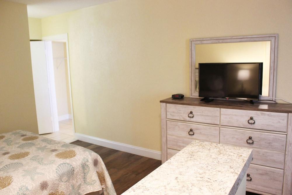 Shores Club Hotel 3*
