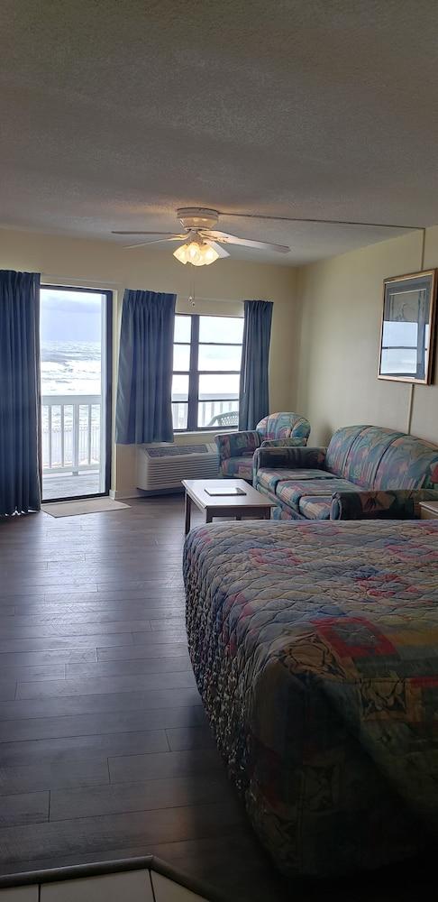 Hotel Shores Club 3*