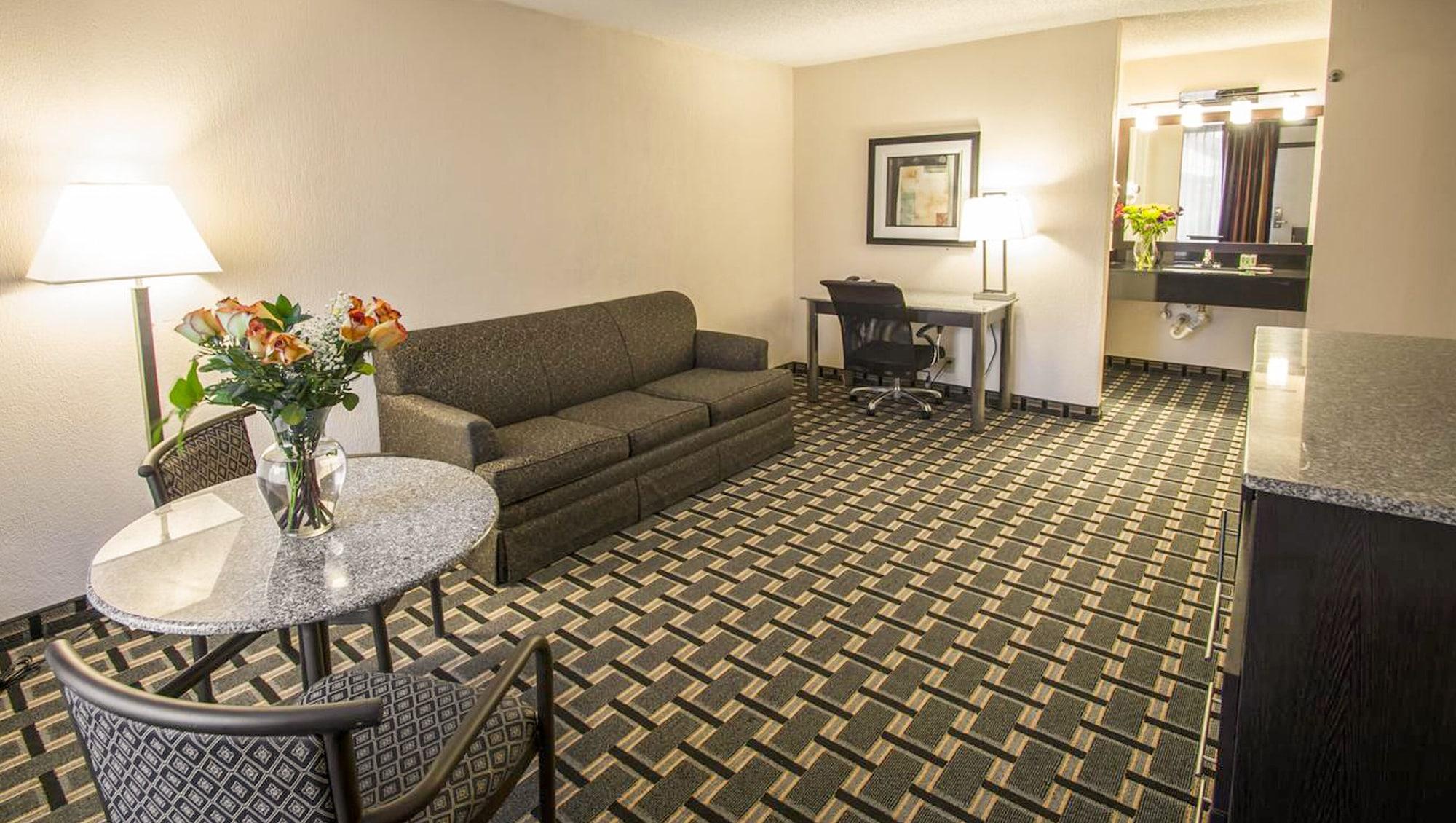 Hotel Magnuson Grand North