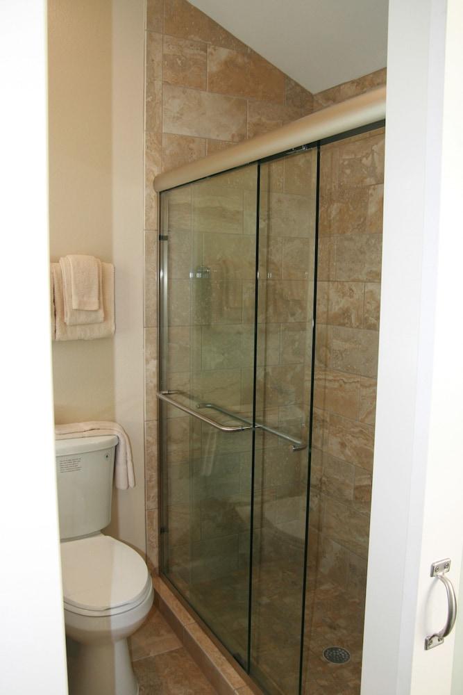 Inn Waterside And Marina 3*