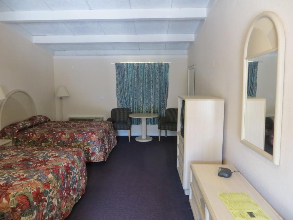 Royal Motel