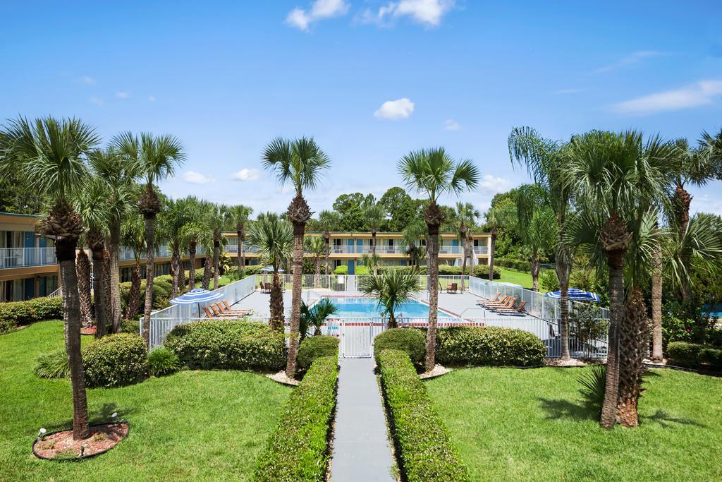 Hotel Days By Wyndham Daytona Speedway Daytona Beach
