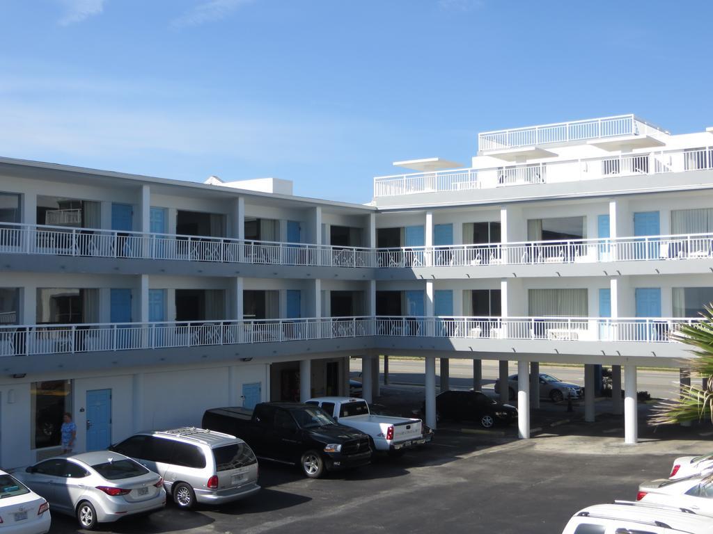 Arya Blu And Hotel