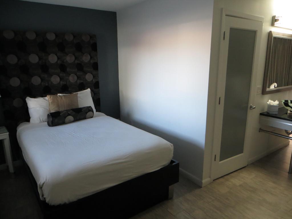 Hotel Lotus Boutique And 3*