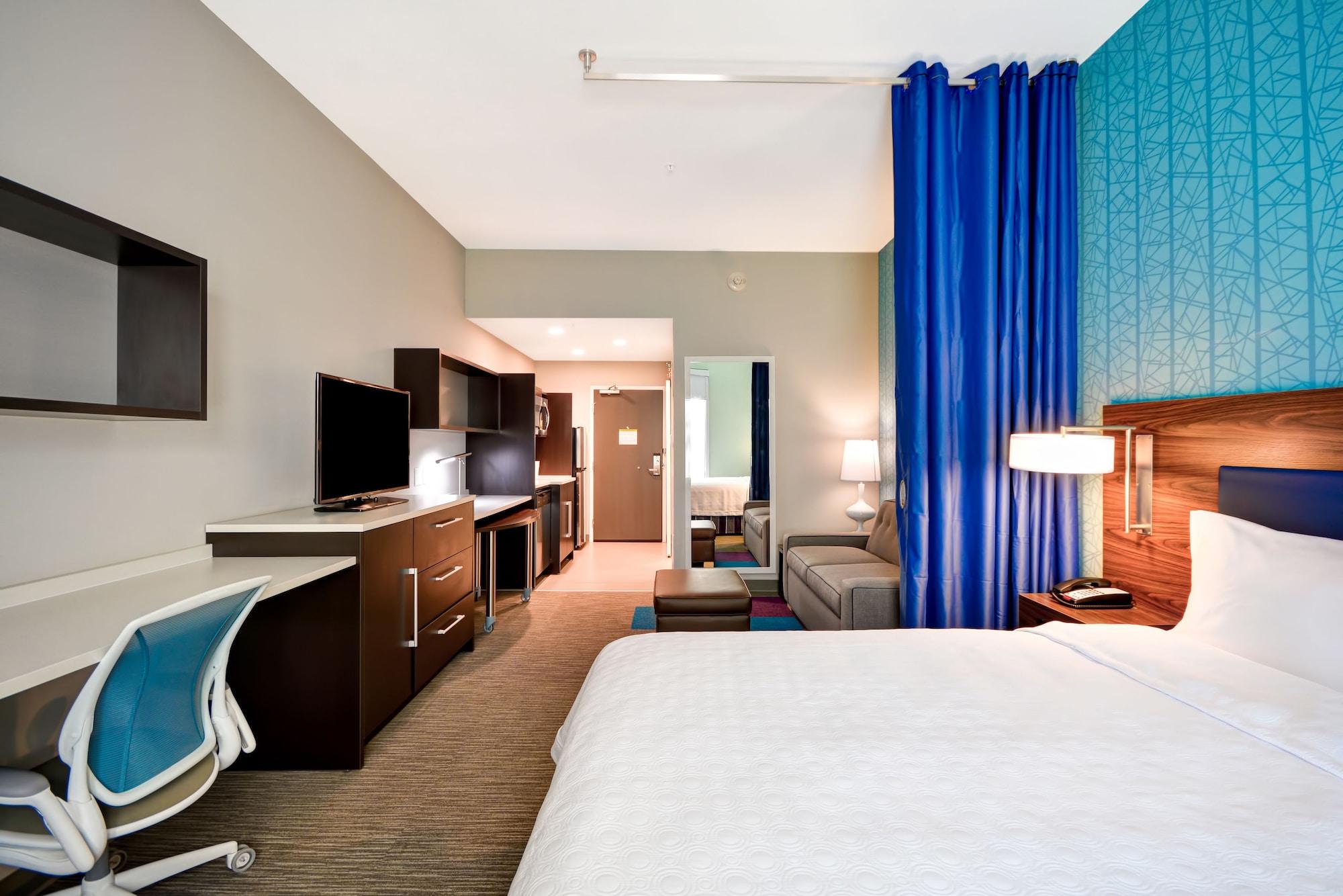 Home2 I-10 At North Davis Hwy Hotel