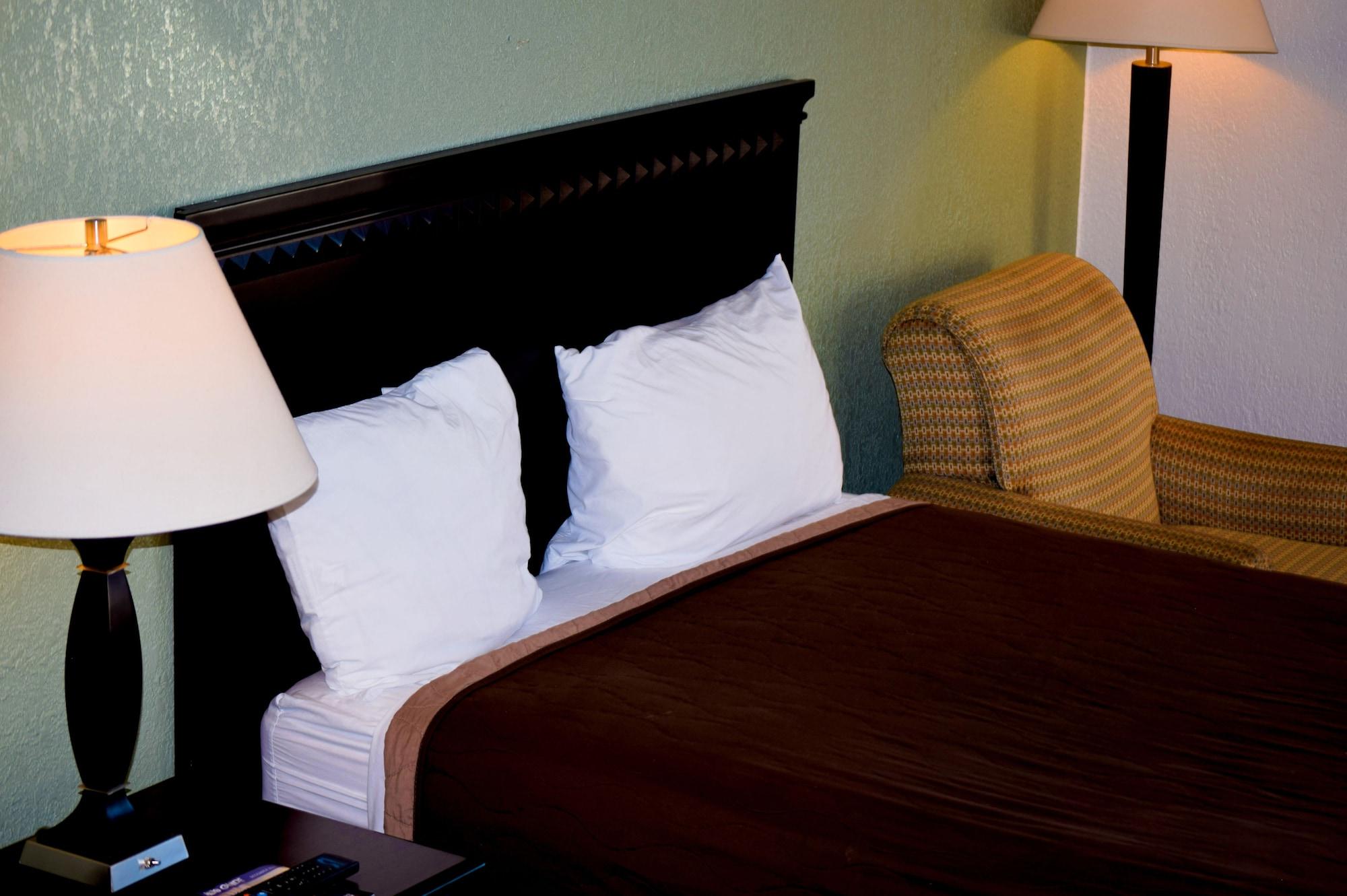 - Hotel Bartow