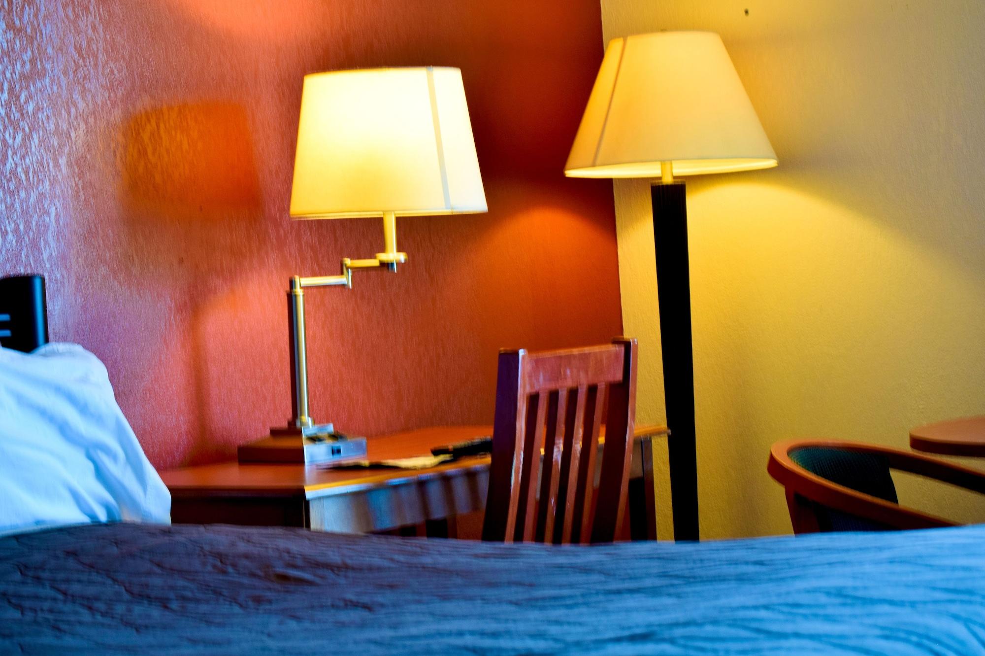 - Hotel