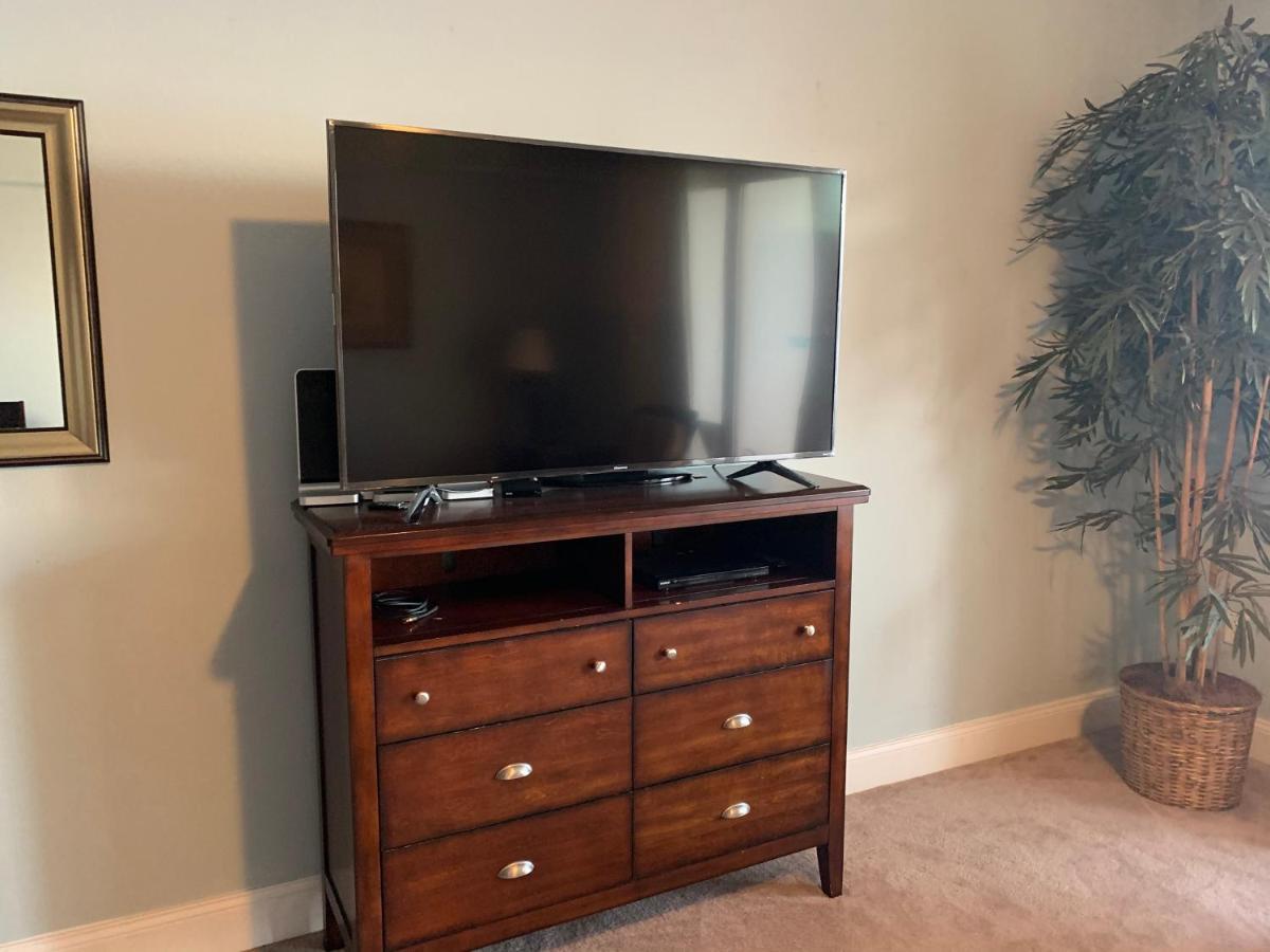 1717 Laketown Wharf 1 King Bedroom, 2 Bath Aparthotel Panama City Beach