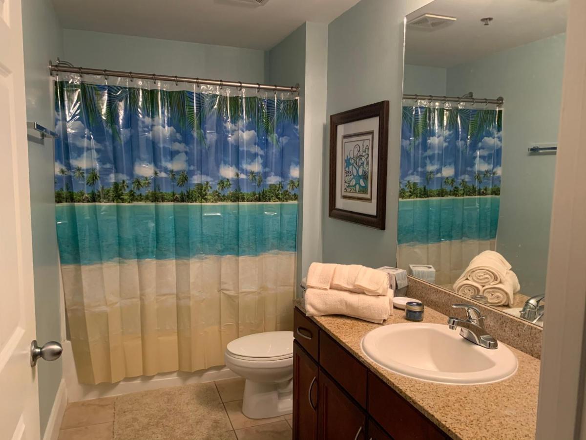 Aparthotel 1717 Laketown Wharf 1 King Bedroom, 2 Bath Panama City Beach