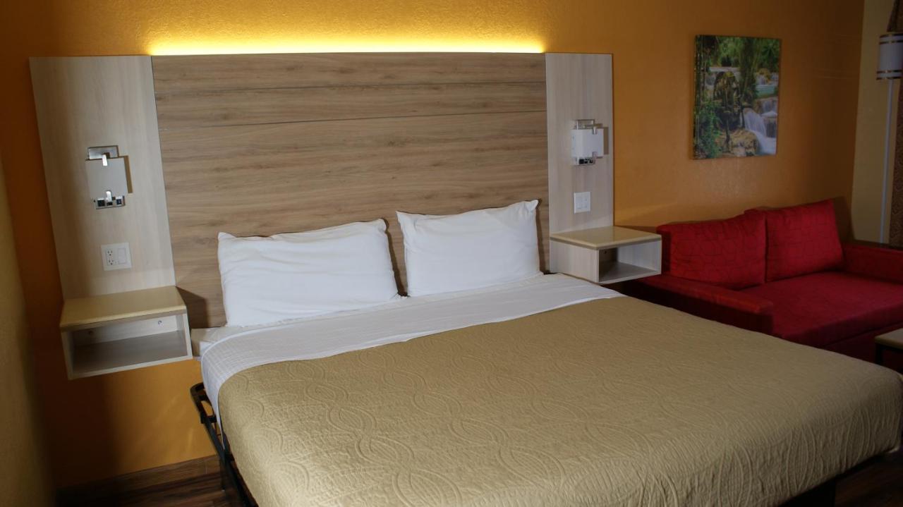 Town & Hotel